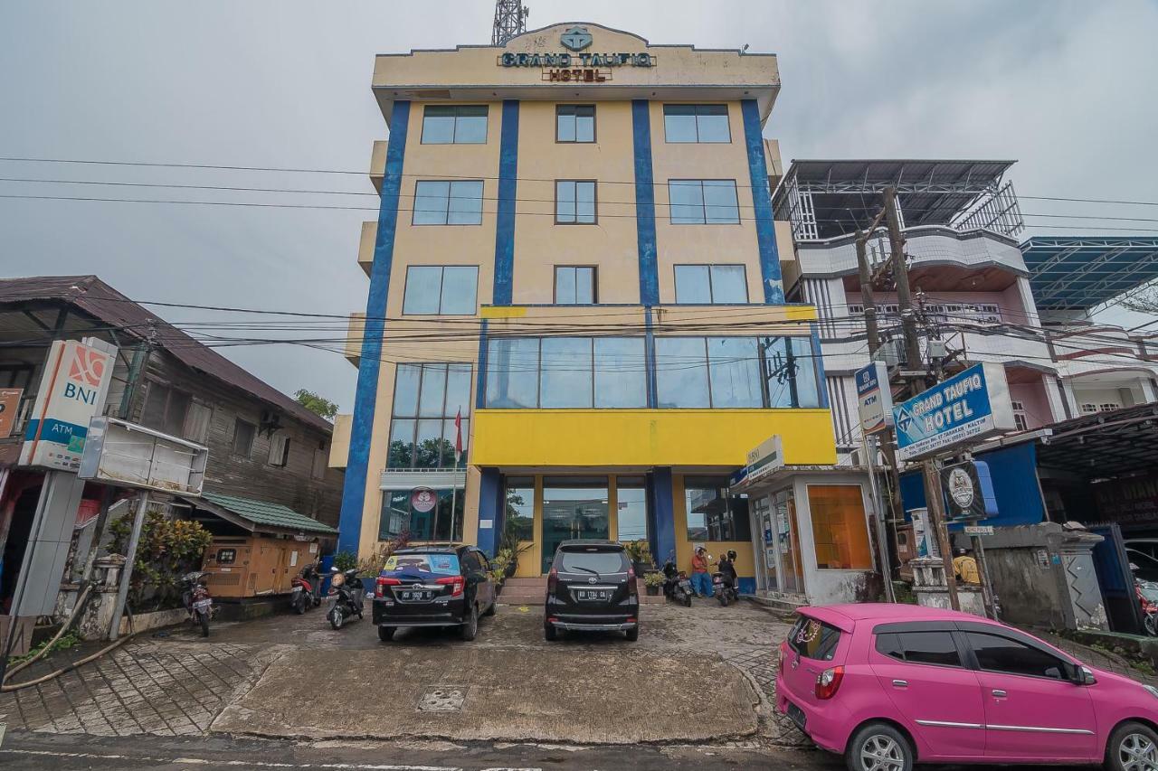 Reddoorz Syariah At Grand Taufiq Tarakan Otel Dış mekan fotoğraf